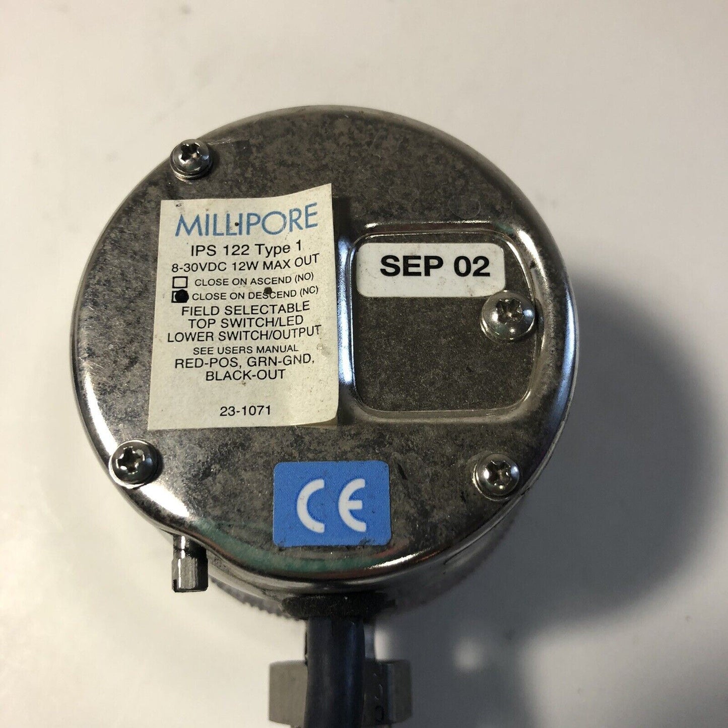 Mykrolis 01-0111-F VCR Vacuum Gauge 100 PSI 1/4" VCR Fitting w Millipore IPS 122
