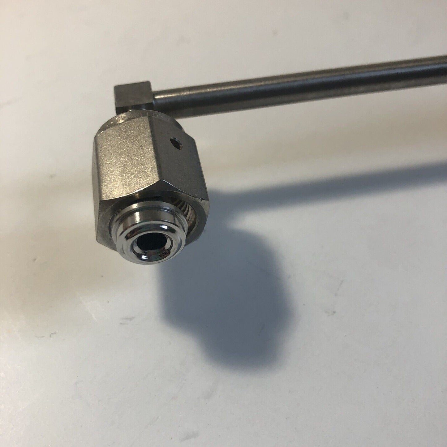 Parker Manual Valve 316L Series 15 523530 3000 PSIG Female VCR 1/4" Fitting