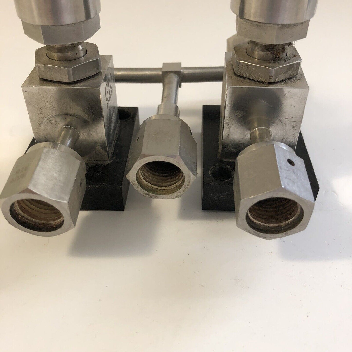 GTC Products DV2-2A FAAF High Purity Diaphragm Valves 1/4” VCR Pneumatic