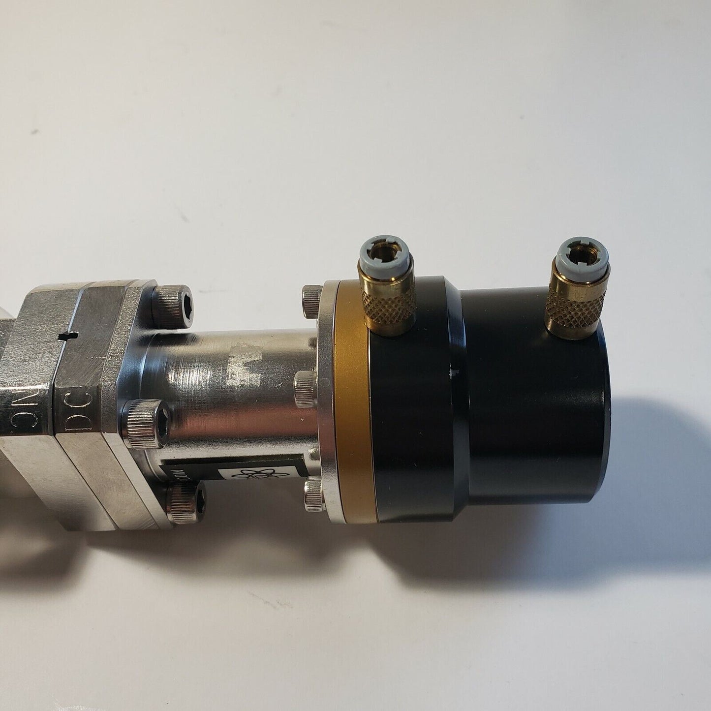 MDC GV-625V-P Gate Valve 1.33" Conflat DN16CF Mini Pneumatic Air Actuated