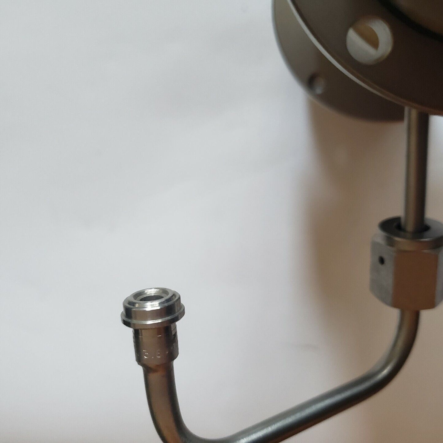 Nor-Cal 90° 2.75" CF Conflat DN35CF Angle Valve Bellows w/ 1/4" VCR Bypass Line