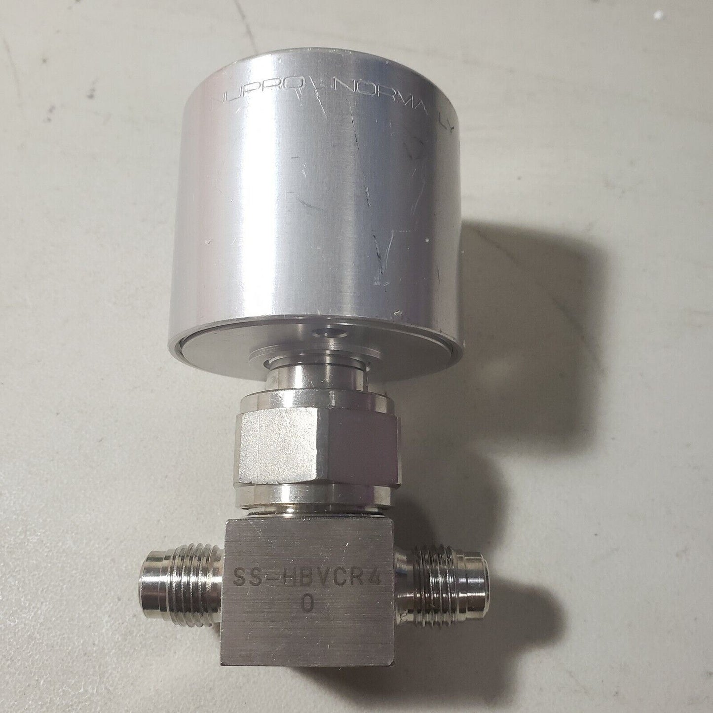 Swagelok SS-HBVCR4-0 High Pressure Bellows-Sealed Valve 1/4" VCR Male Norm. Open
