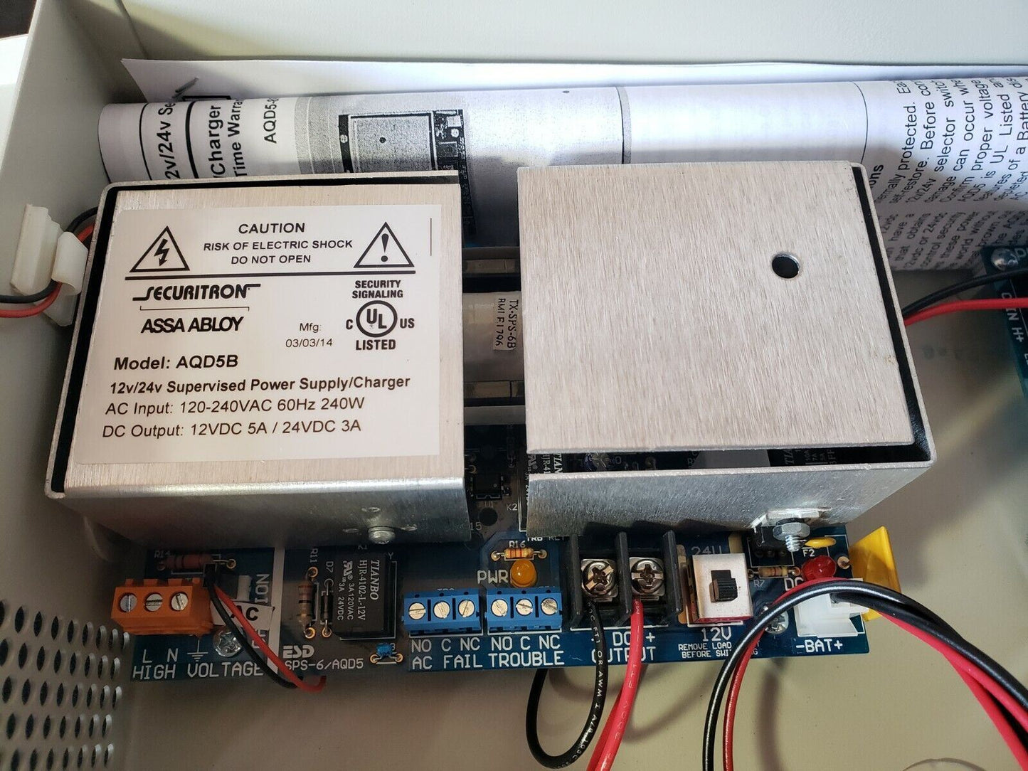 Securitron AQD5-4C with One PDB-4C Switching Power Supply 12VDC/24VDC