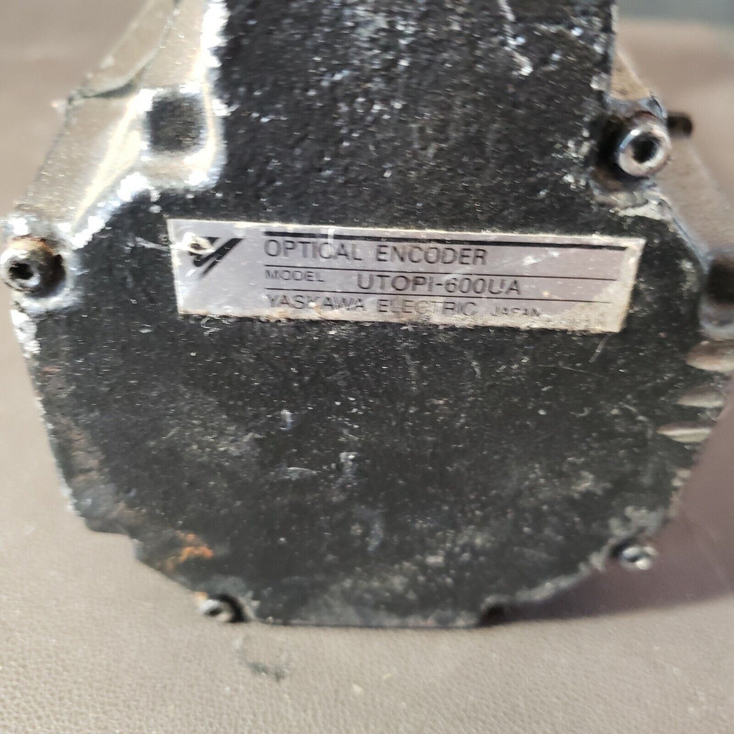 Yaskawa AC Servo Motor USAFED-03 FA2KE UTOPI-600UA Optical Encoder