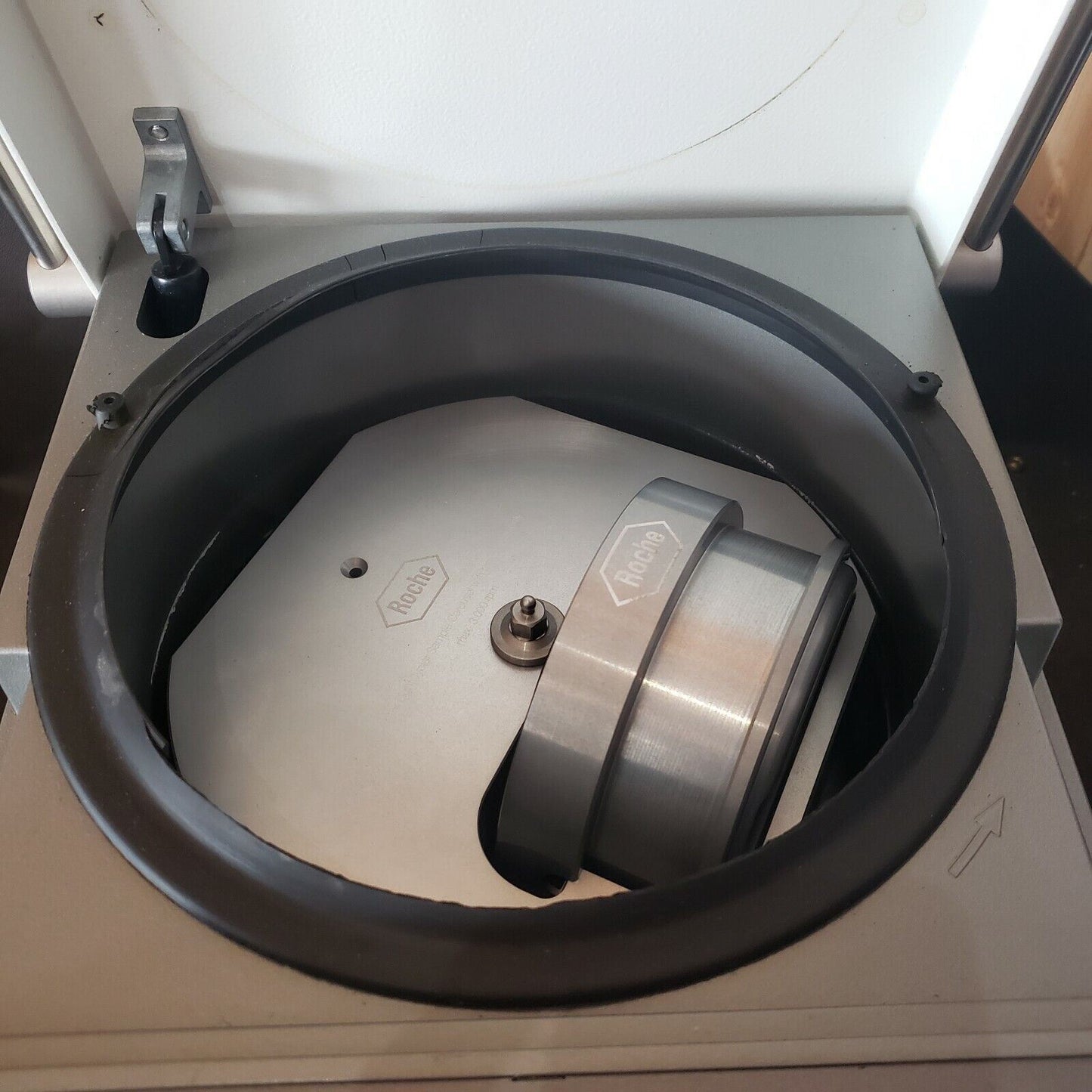 Roche Lightcycler LCC Centrifuge 2.0 3000 RPM with Carousel