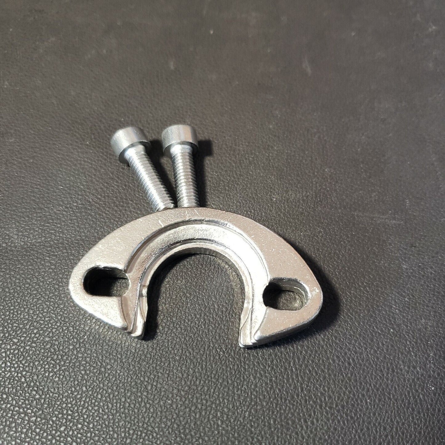 KF 10/16 C-Clamp For Edwards Vacuum Pumps Inlet Intake Ports with Hardware