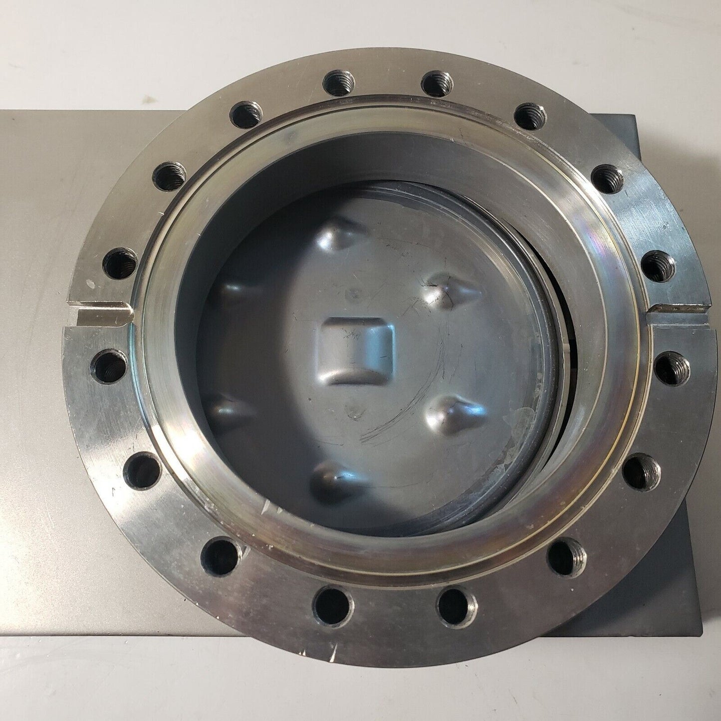 VAT DN100CF 6" Conflat Pneumatic Gate Valve F-10-50429-01 High Vacuum Stainless