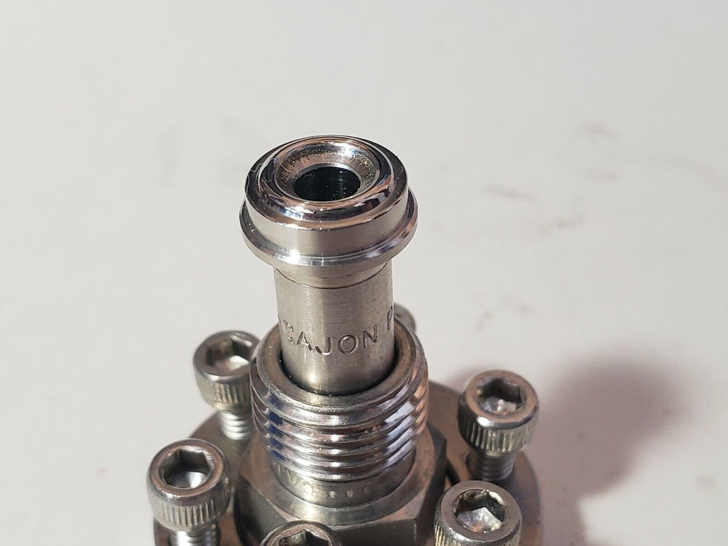 DN15CF (1.33" OD) Conflat Flange to 1/4" Male VCR High Vacuum Adapter Stainless