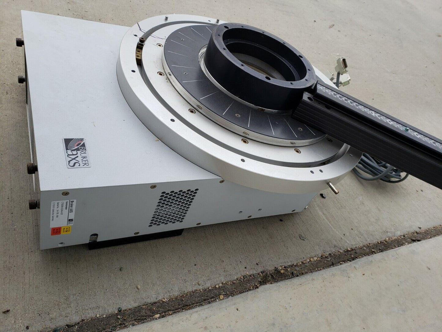 Bruker AXS D8 XRD Goniometer C79298-A3244-A20 w/ Encoder Cables and Limit Switch