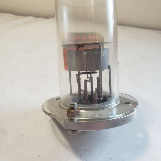 Leak Detection Systems Leybold Ion Source 9000-1072-4 Filament Mass Spec