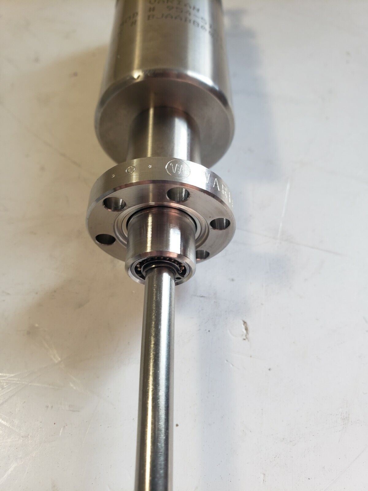 Varian 954-5151 w/ DN16CF 1.33" Mini CF Conflat Flange Rotation Feedthrough UHV