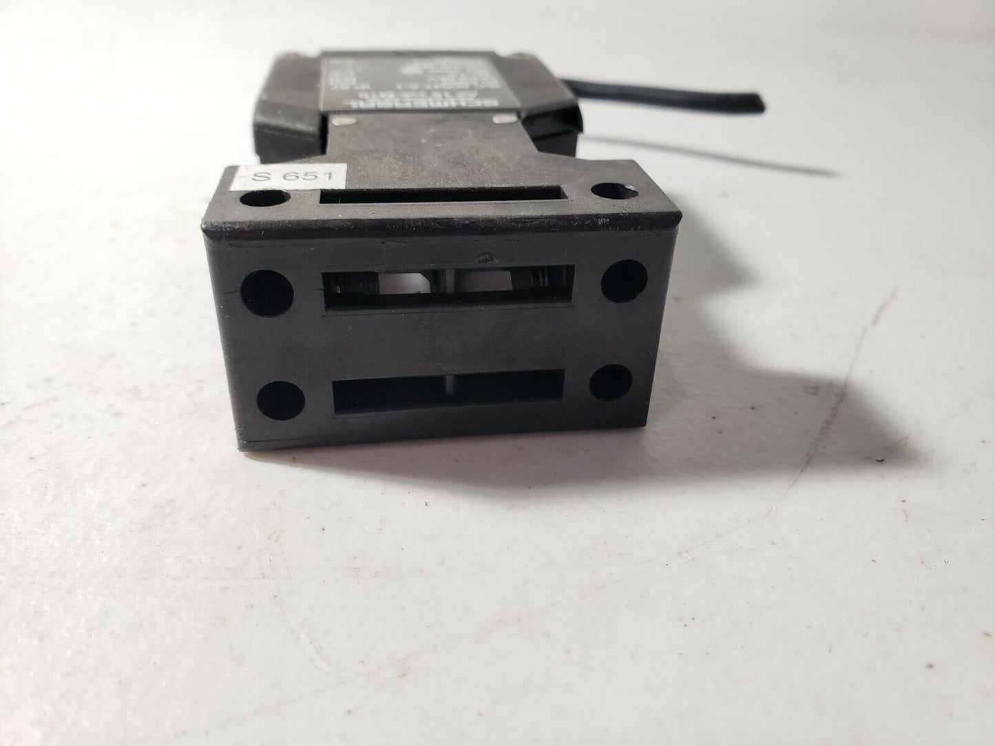 Schmersal AZ 16 zvk-M16 Safety Switch IEC 60947-5-1