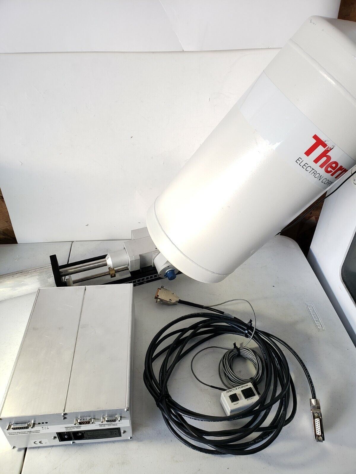 Thermo Electron LN2 6732A-1NUS-SN EDAX EDS Detector W/ Position Controller