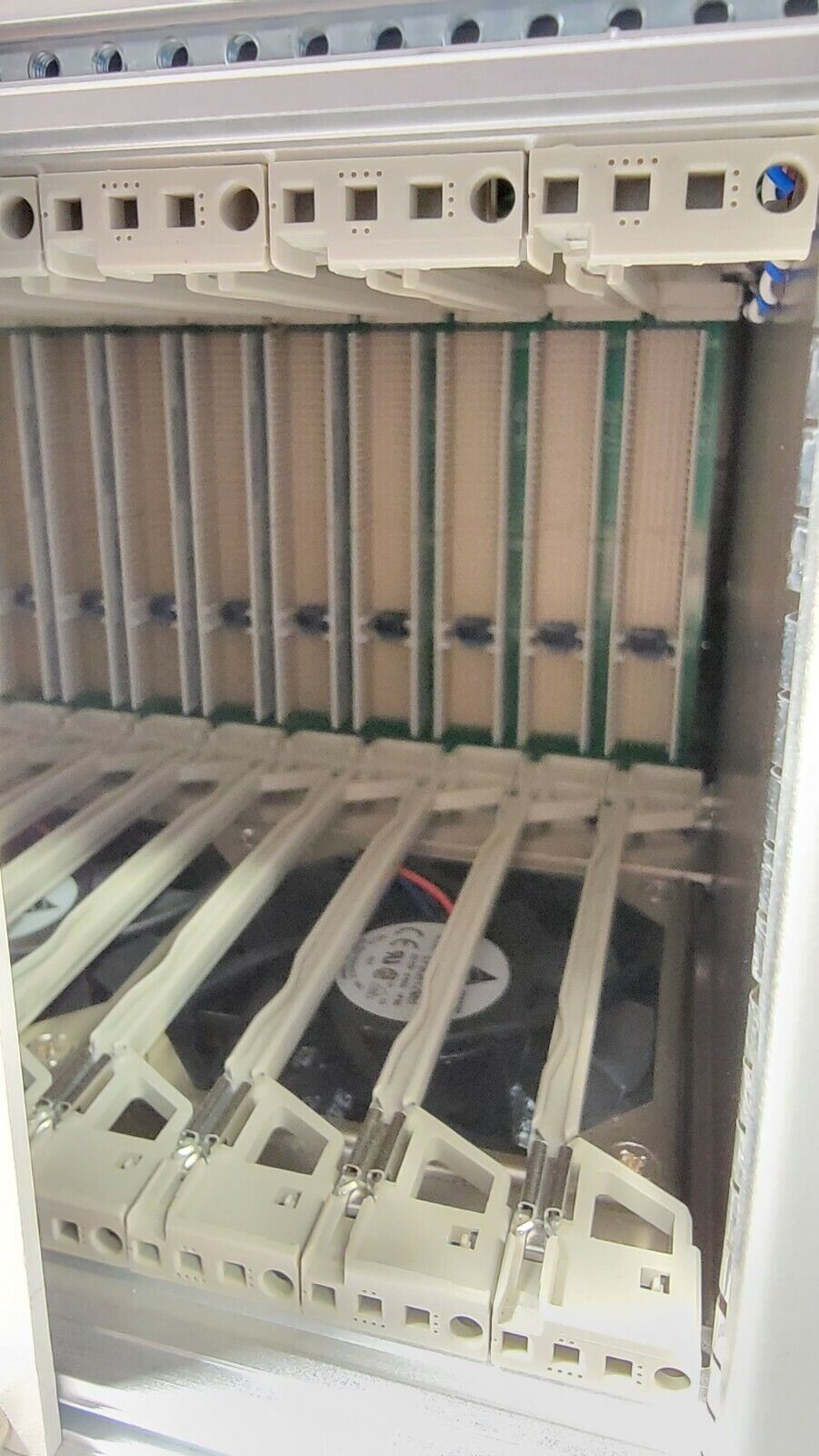 National Instruments PXIS-2700(G) PXI 18-Slot Chassis 460W+460W w/ Backplane