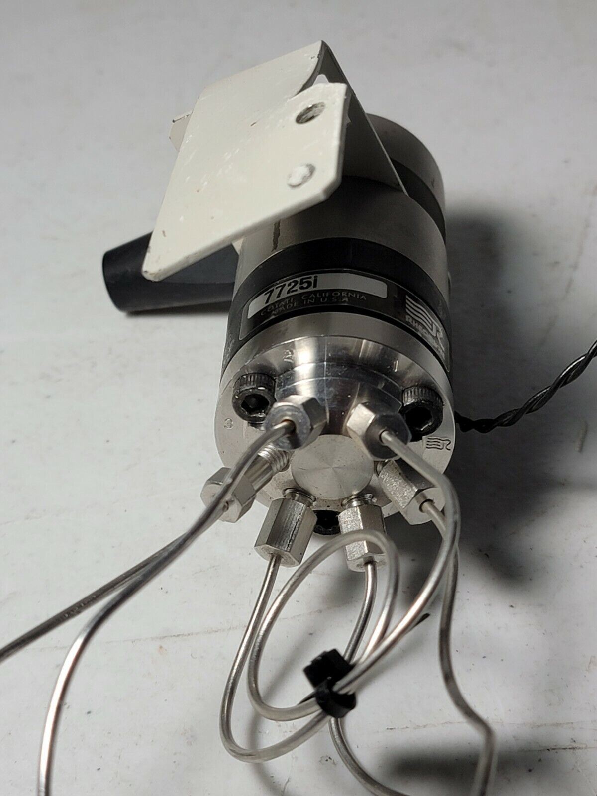 Rheodyne 7725i Manual Injection Valve w/ 20uL Sample Loop and Connecting Tubes