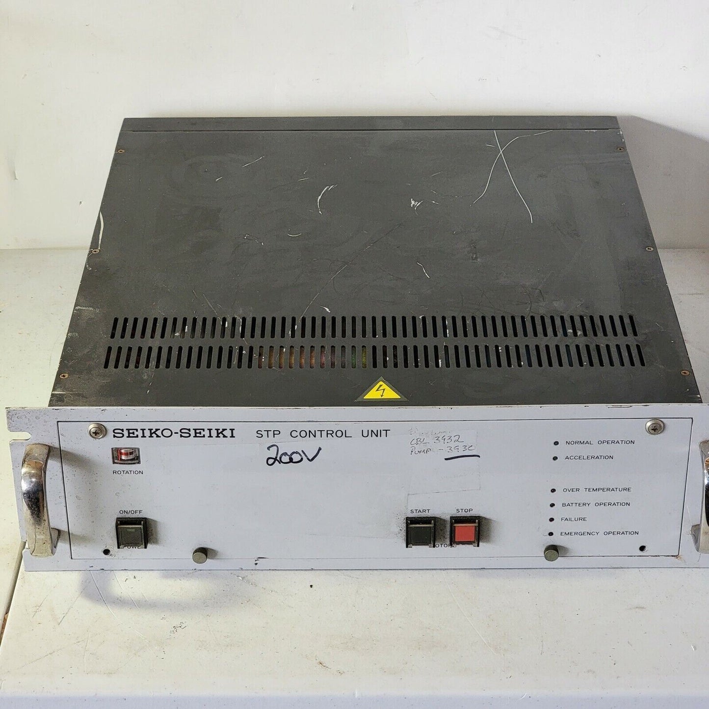 Edwards/Seiko Seiki SCU-300 Turbomolecular Pump Control Unit STP Vacuum 220v