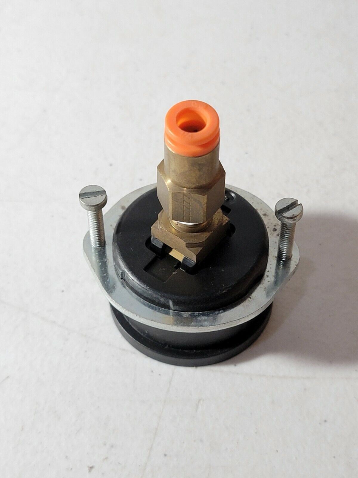 SMC Pressure Gauge 0-160PSI 0-1.1MPA 1.5" Dia x 1/8" NPT Push-To-Connect