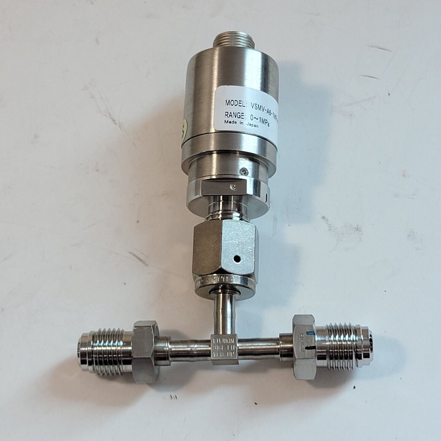 VALCOM VSMV-A6-1MPa-4 0~1MPa Pressure Transducer Gauge w/ 1/4" VCR Tee