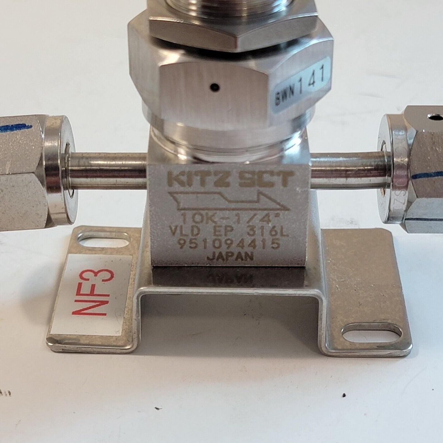 Kitz SCT 10K-1/4" VLD EP Safety 1/4" VCR Manual Diaphragm Valve PCTFE 951094415