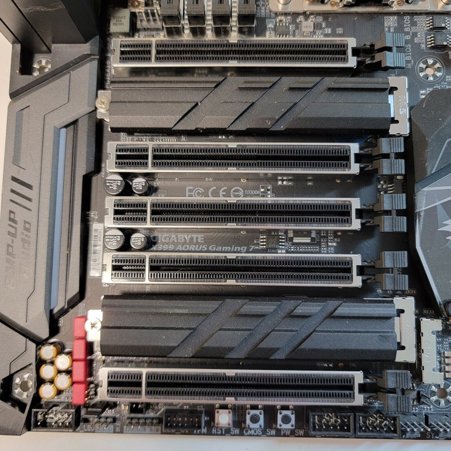 Gigabyte X399 Aorus Gaming 7 Threadripper 8x DDR4 Slots UNTESTED