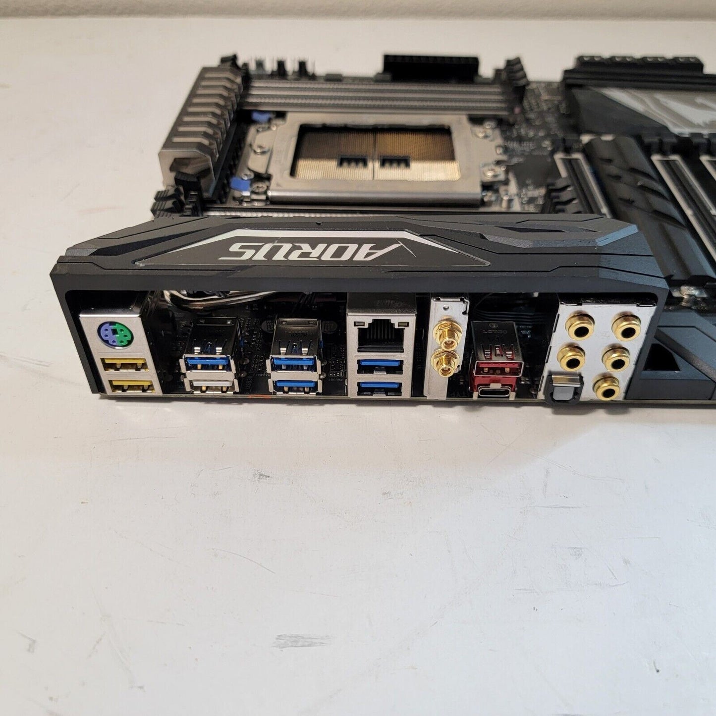 Gigabyte X399 Aorus Gaming 7 Threadripper 8x DDR4 Slots UNTESTED