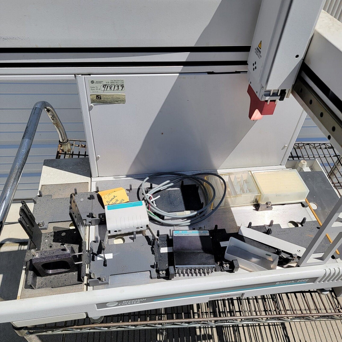 Beckman Coulter BIOMEK 2000 Liquid Handling System Automated Workstation B2K