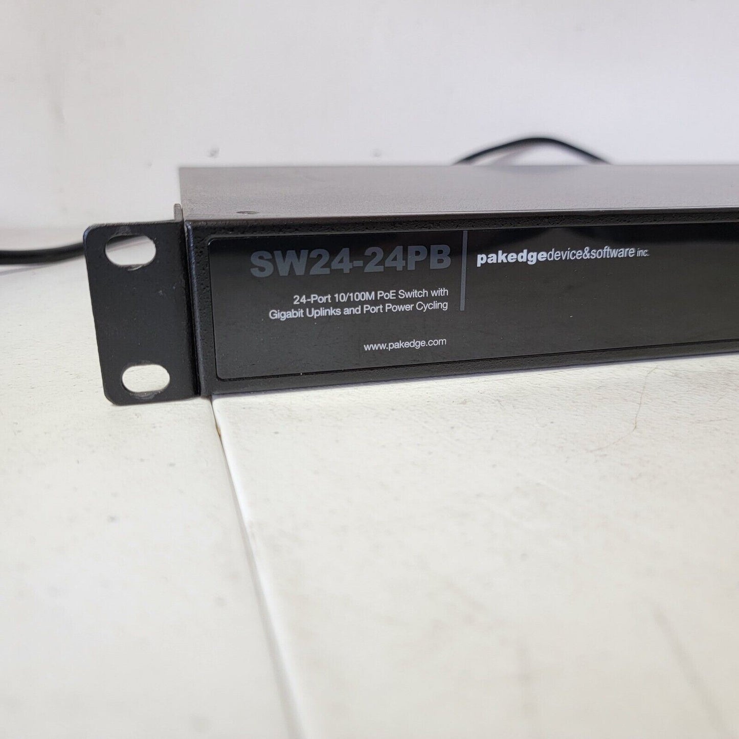 Pakedge SW24-24PB 24 Port 10/ 100M PoE Switch, Uplinks & Power Port Cycling