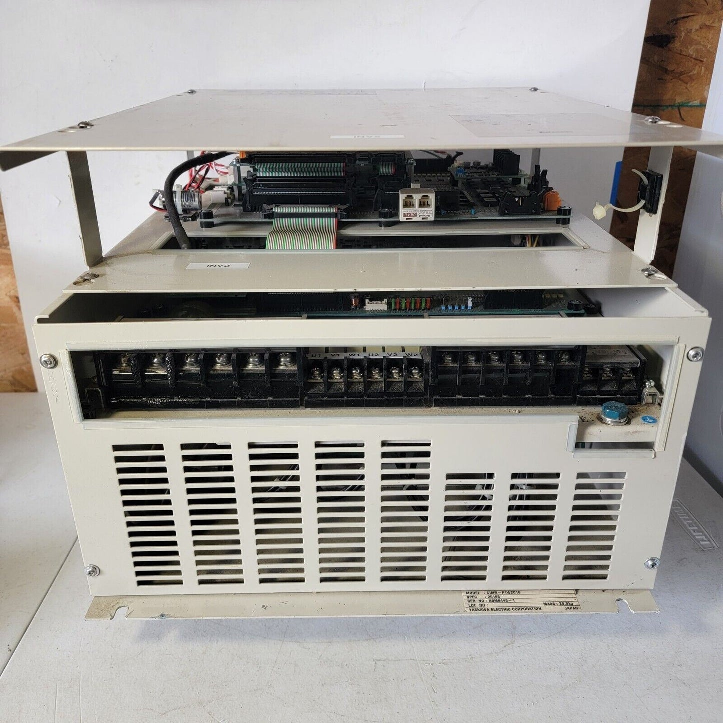 Yaskawa Electric Varispeed P1W2015 CIMR-P1W2015 Drive 200v Class Inverter