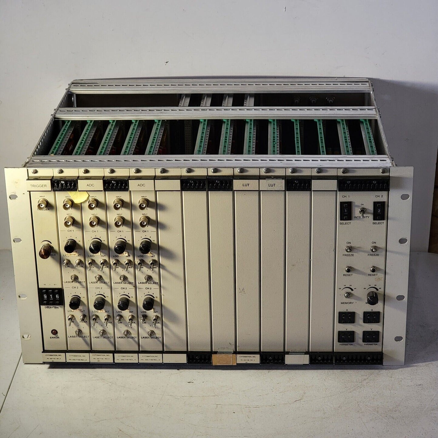 Cytomation Laser/Pulse Monitor Control Rack Aquisition Electronics Unit