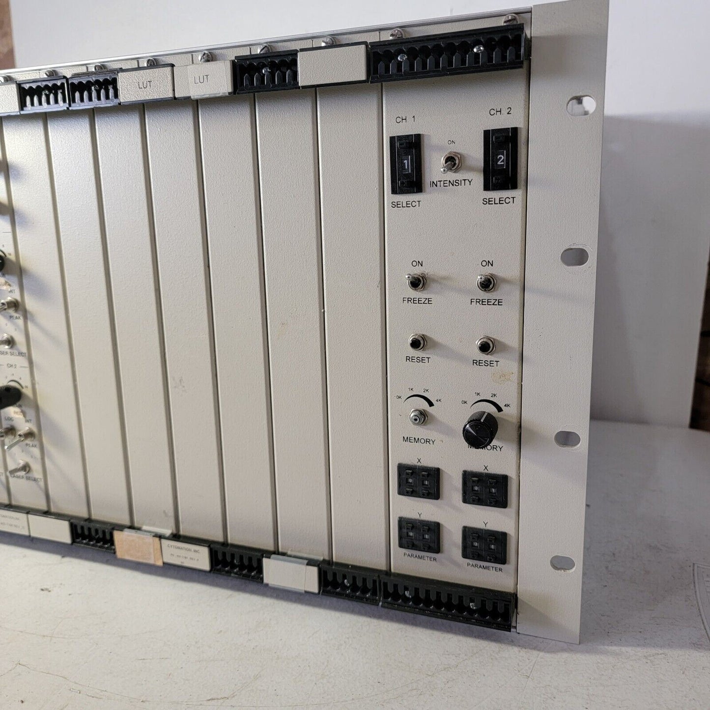 Cytomation Laser/Pulse Monitor Control Rack Aquisition Electronics Unit
