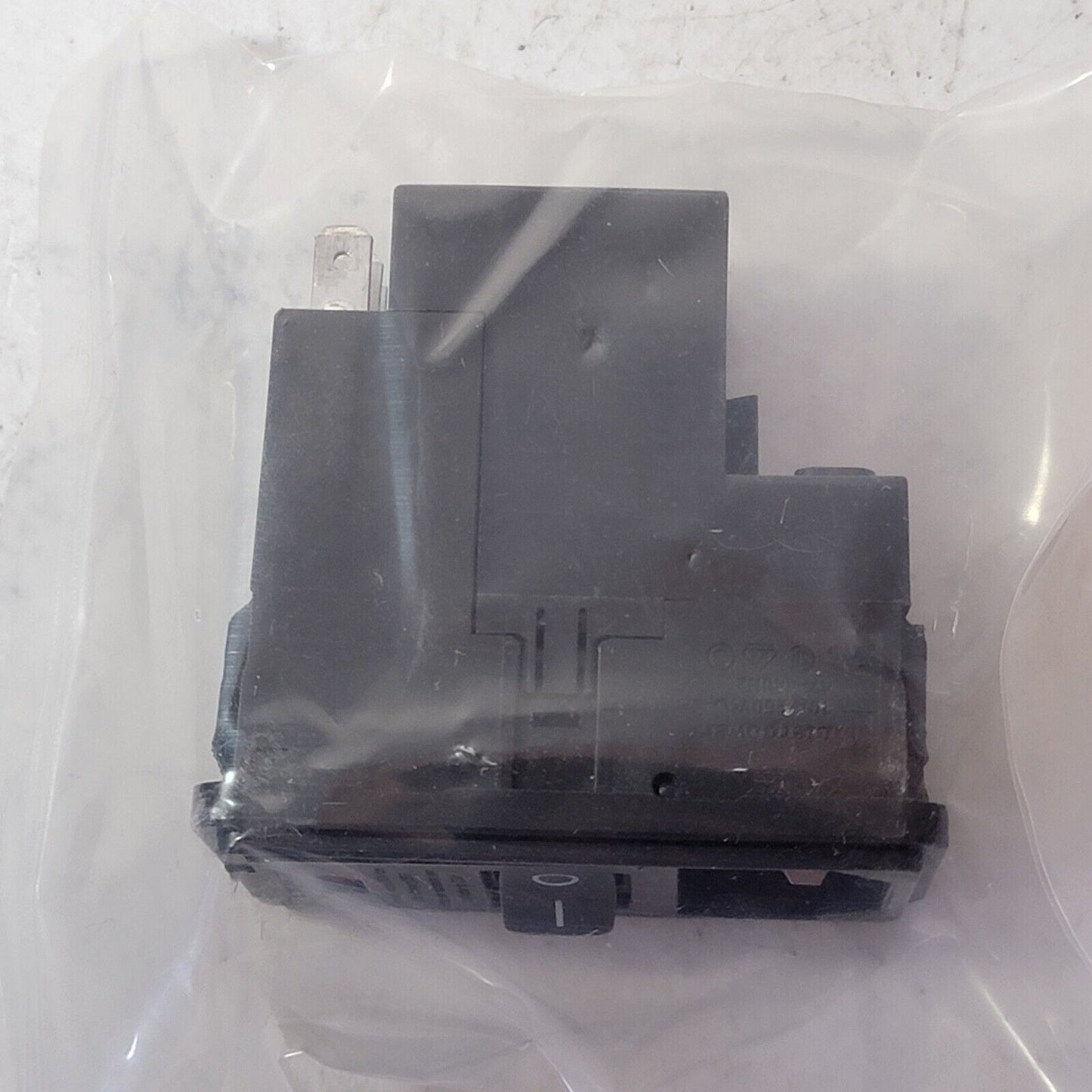 Interpower 83544050 Four Function Snap-In Power Entry Module C14 120/250VAC