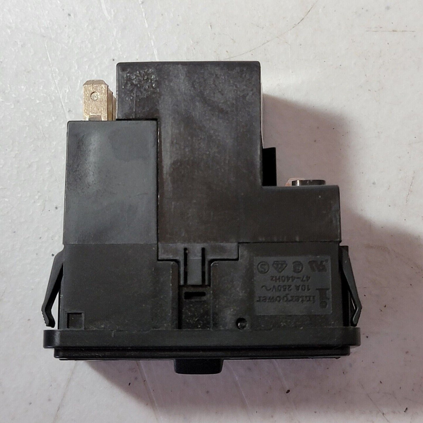 Interpower 83545040 5-Function Double Fuse SnapIn Power Entry Module 6A 120/250v