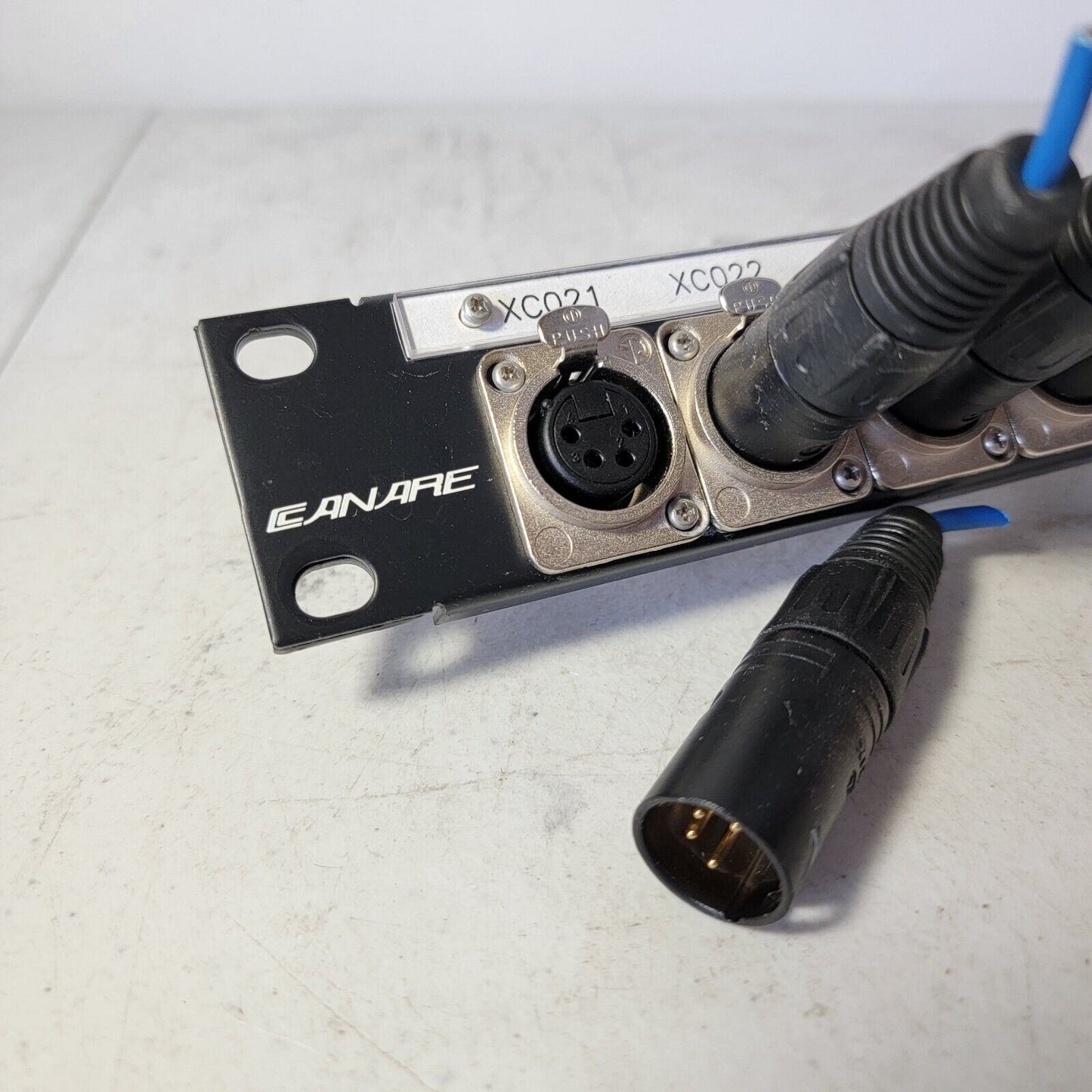 Rack Canare Strip w/ 8x Neutrik 4-Pin XLR Female Ports and NC4MX Male Cables