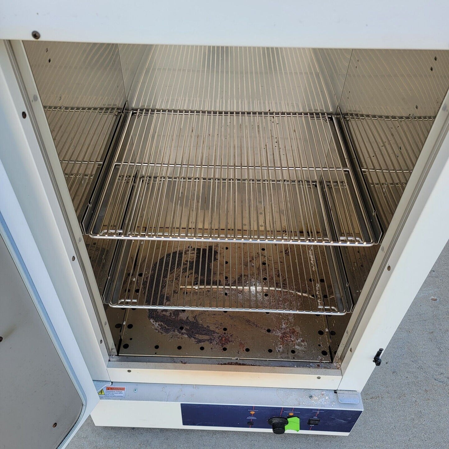 Thermo Scientific 6524 Gravity Convection Oven, 4.5 Cu Ft, 120VAC 14.8A