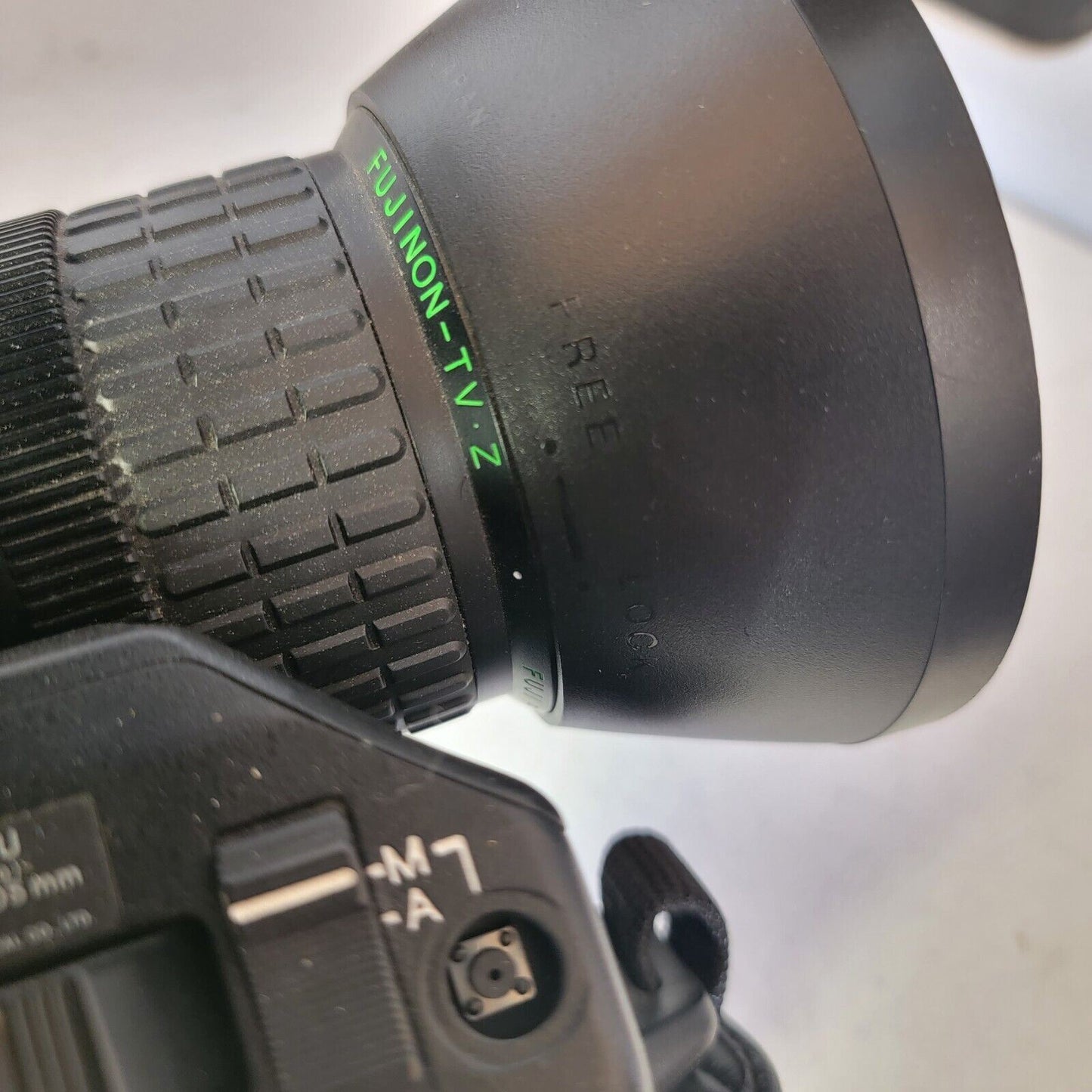 JVC DY-700U 3-CCD Camcorder w/ VF-P115U Viewfinder Fujinon TV-Z Lens S14x7.5B12U