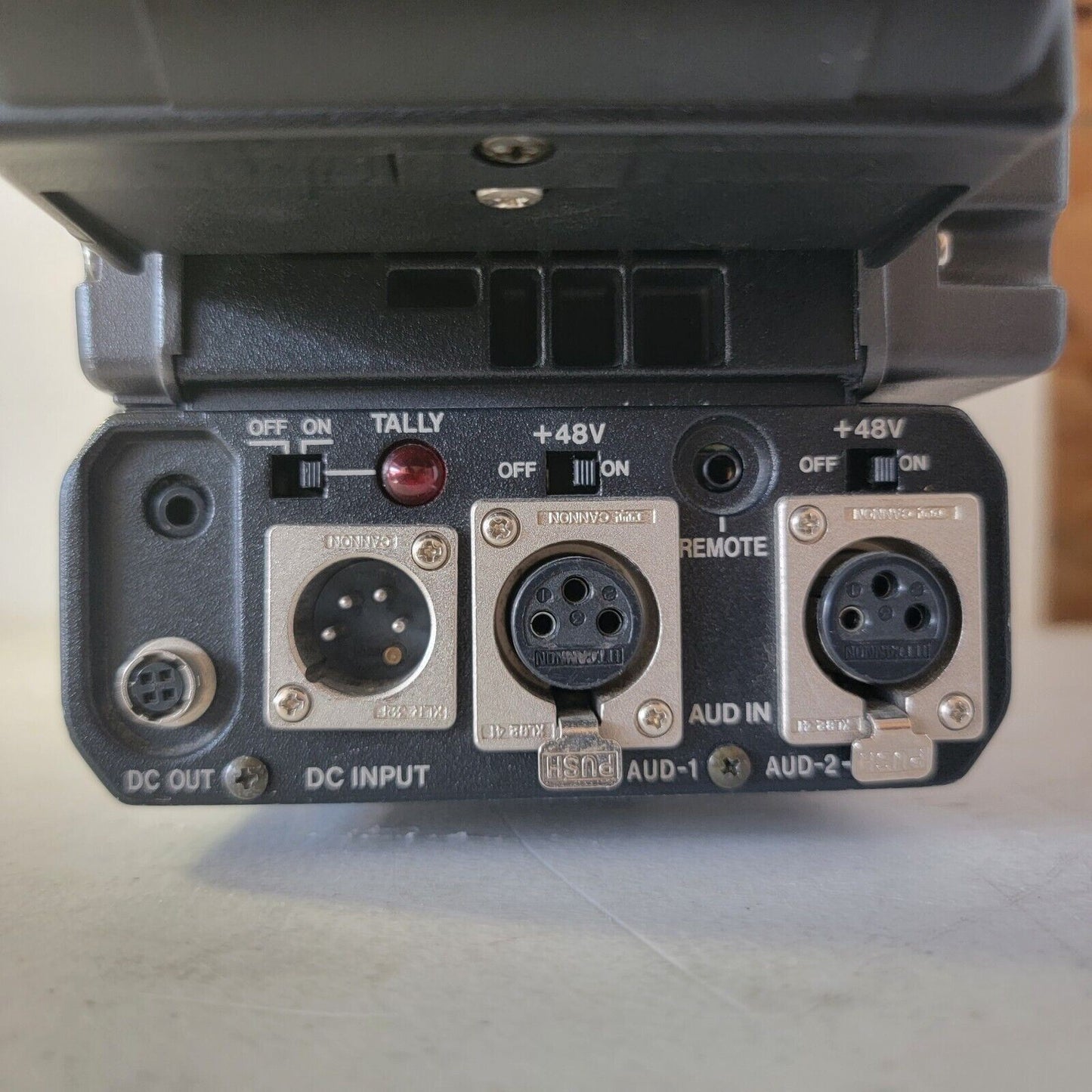 JVC DY-700U 3-CCD Camcorder w/ VF-P115U Viewfinder Fujinon TV-Z Lens S14x7.5B12U