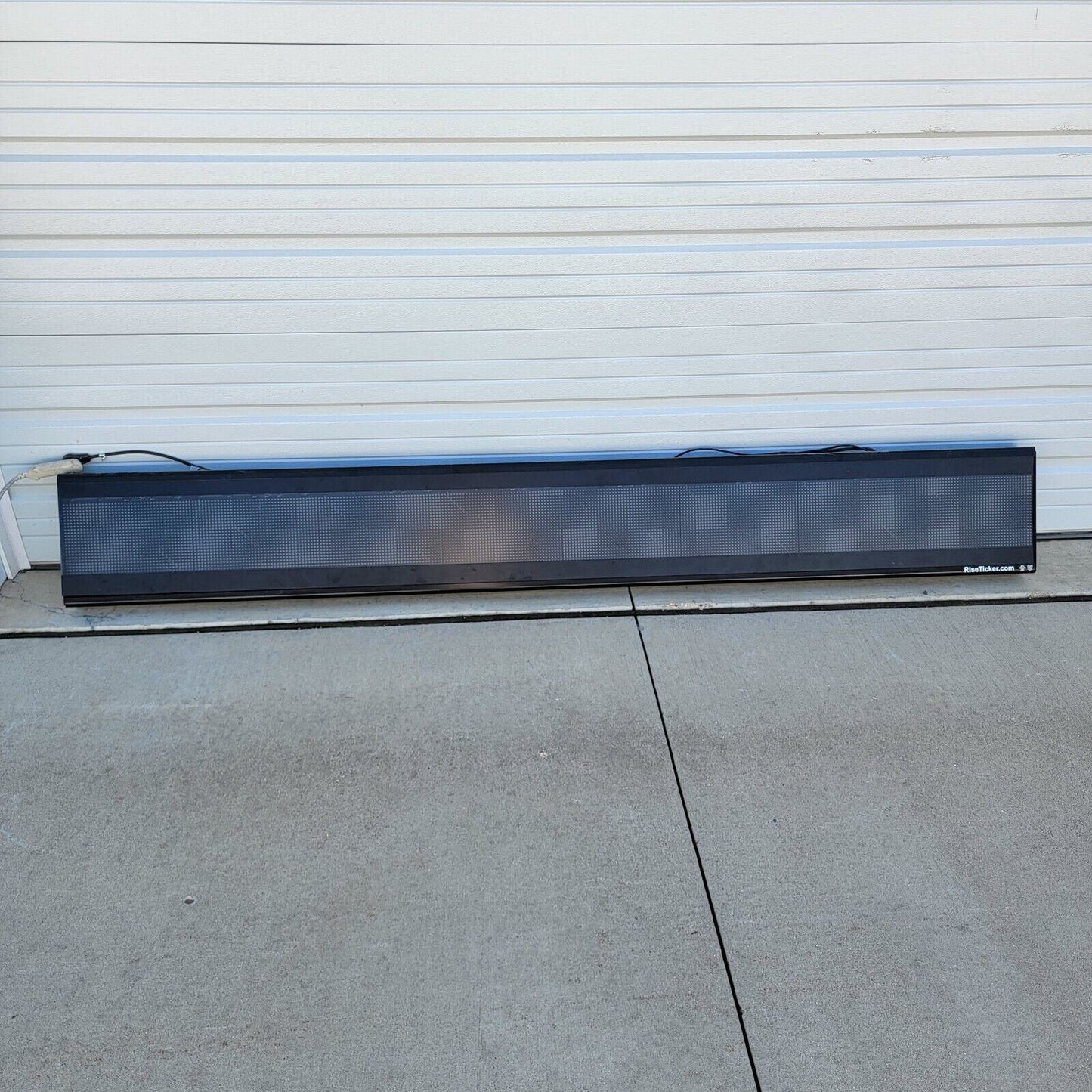 Daktronics KE-1020-24x320-8 Rise RGB Ticker Display Board 24 Rows, 320 Columns