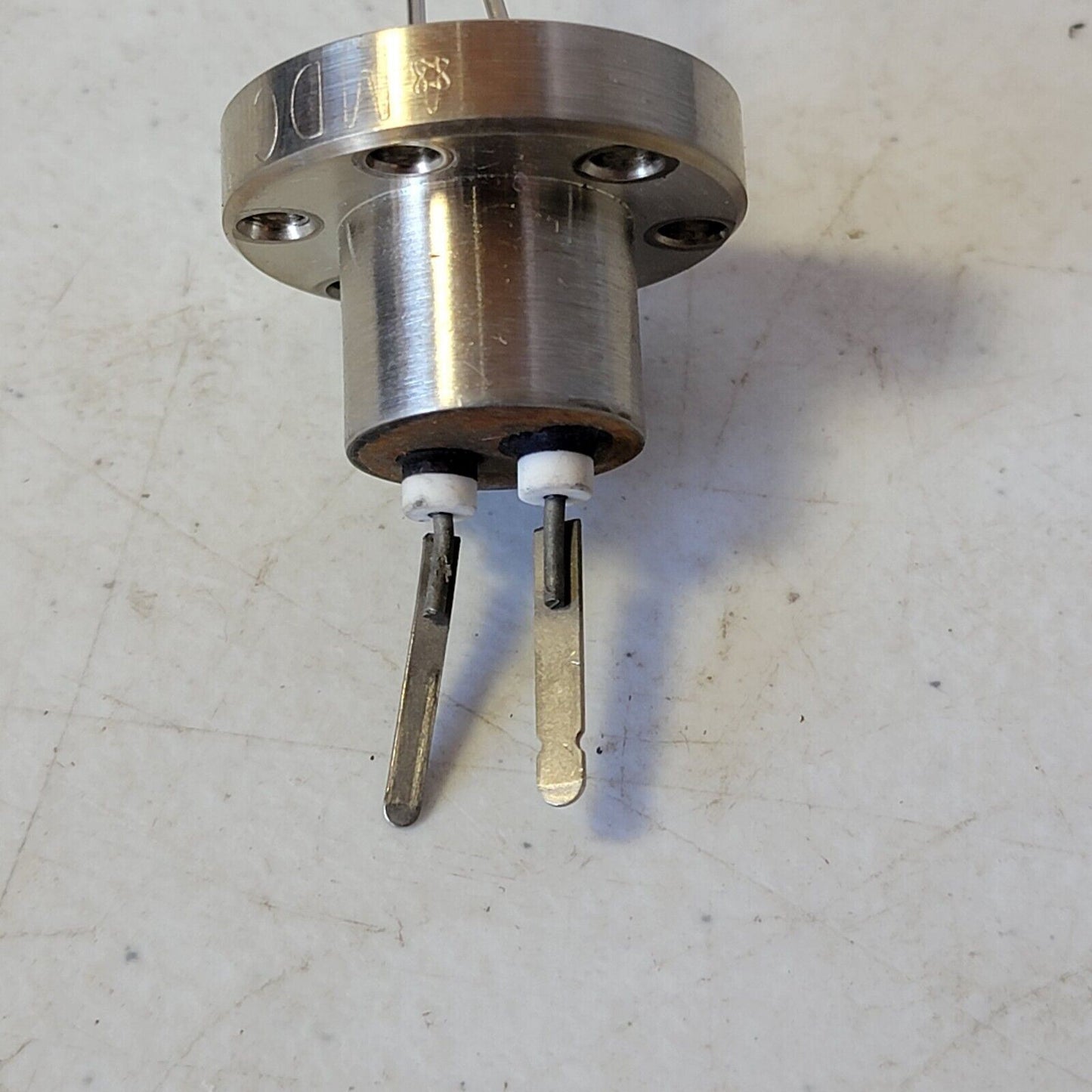 2-Wire 1.33" DN16CF Mini-CF Flange Feedthrough High Vacuum