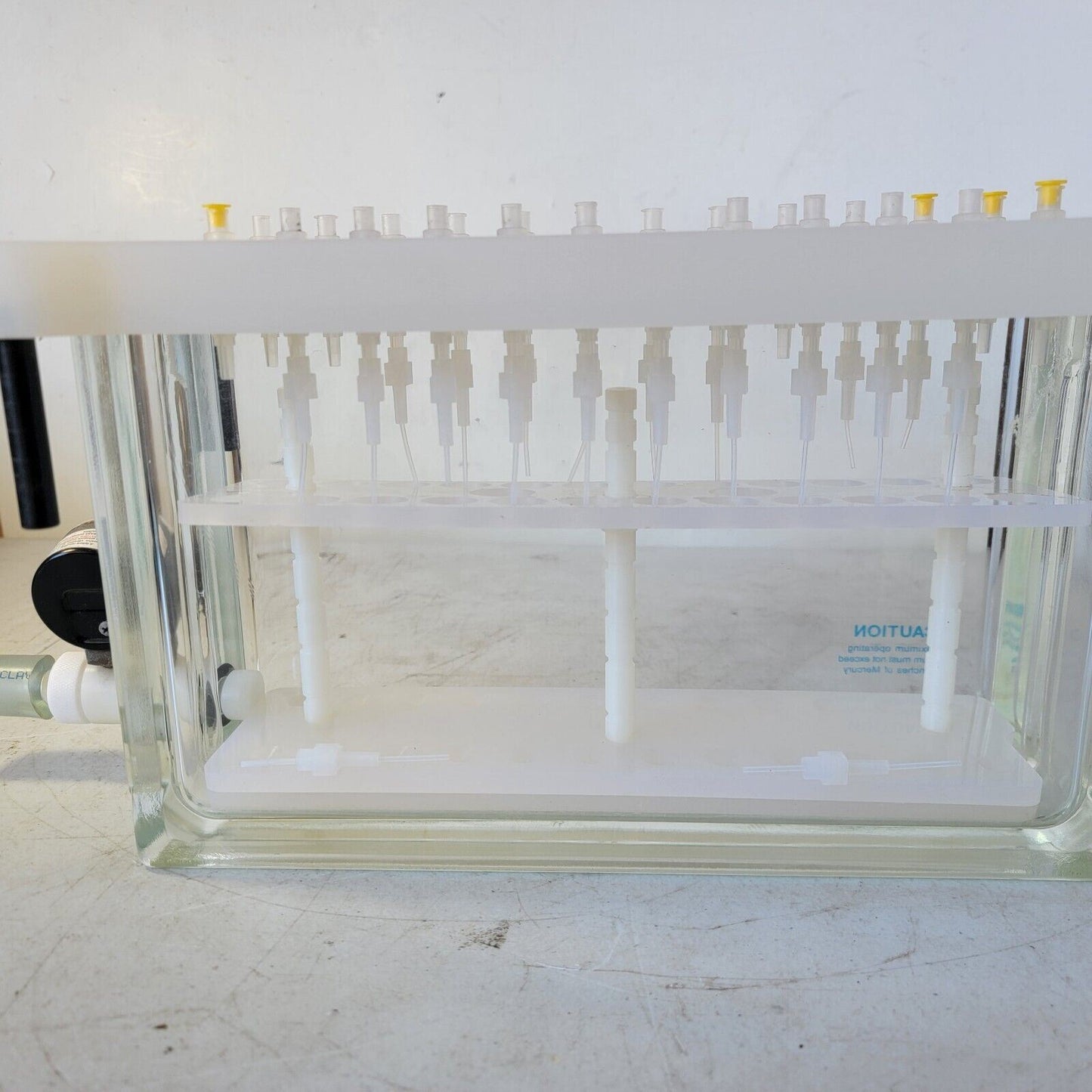 Alltech Sep-Pak Vacuum Extraction Manifold Fluid Chamber Teflon Lid Glass Body