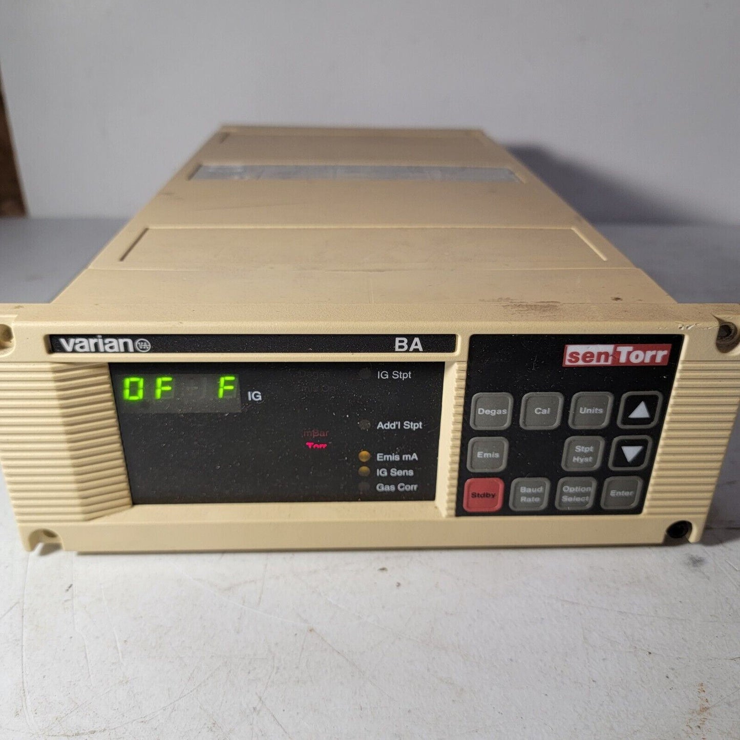 Varian LR88590 L9120-301 Multi-Gauge Vacuum Ion Gauge Controller senTorr
