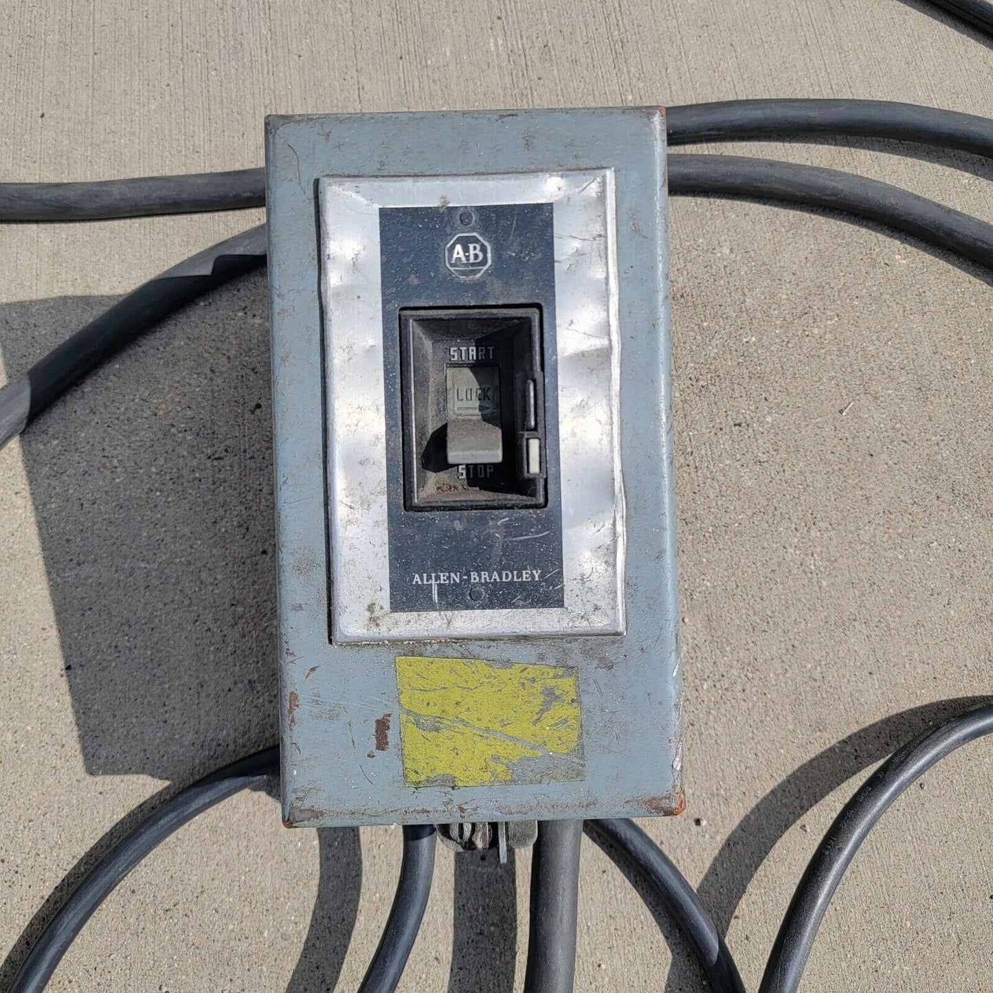 BUSCH Rotaty Vane Vacuum Pump SV 1040 C 000, 120 mBar Absolute Pressure