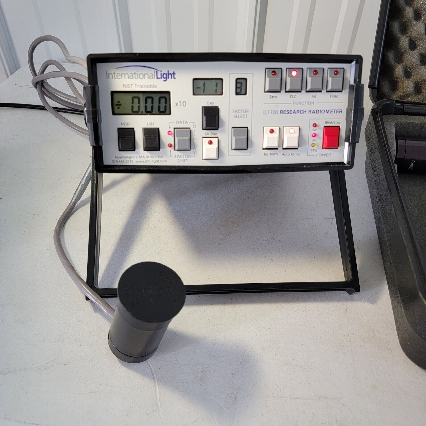 International Light ILT1700 Research Radiometer w/ SHD033 Sensor and Accessories