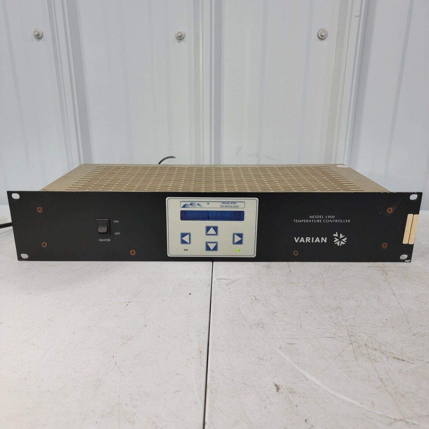 Highland Technology Varian Model L900 0190418902 Temperature Controller