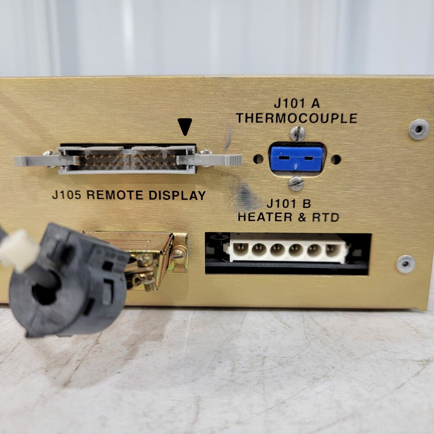 Highland Technology Varian Model L900 0190418902 Temperature Controller