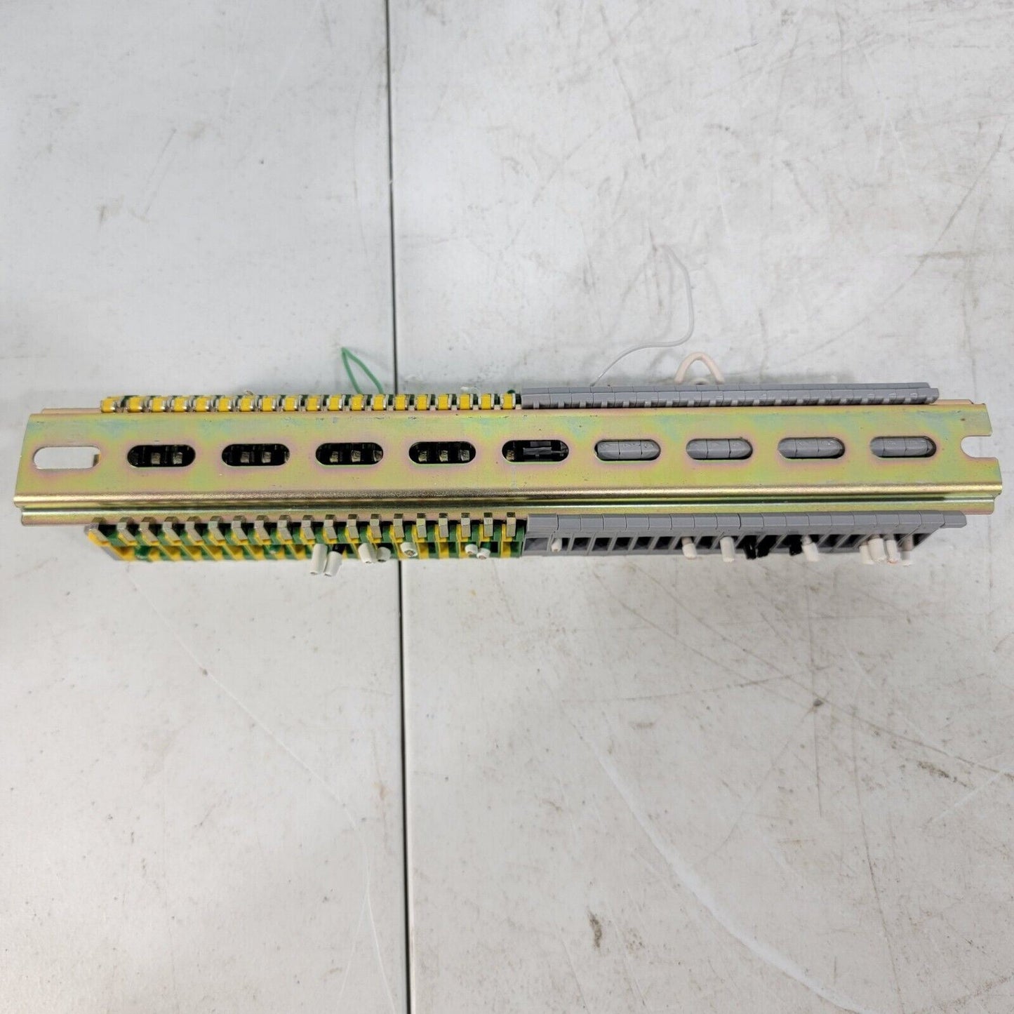 Entrelec M4/6_5116 Gray Grey Wire Terminal M4/65116 M465116 Lot of 35 w/ Rail