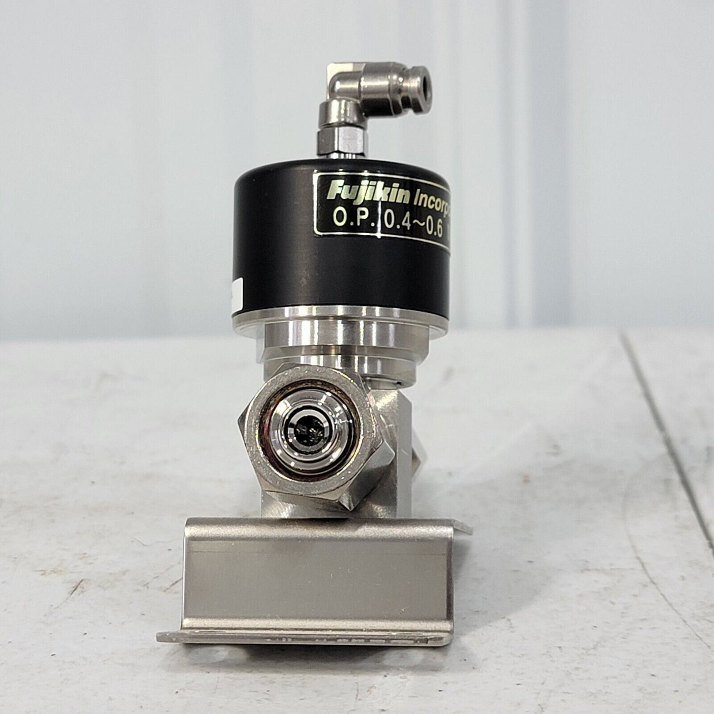 1/4" VCR Normally Closed High Vacuum Face Seal Pneumatic Valve 316L 095111