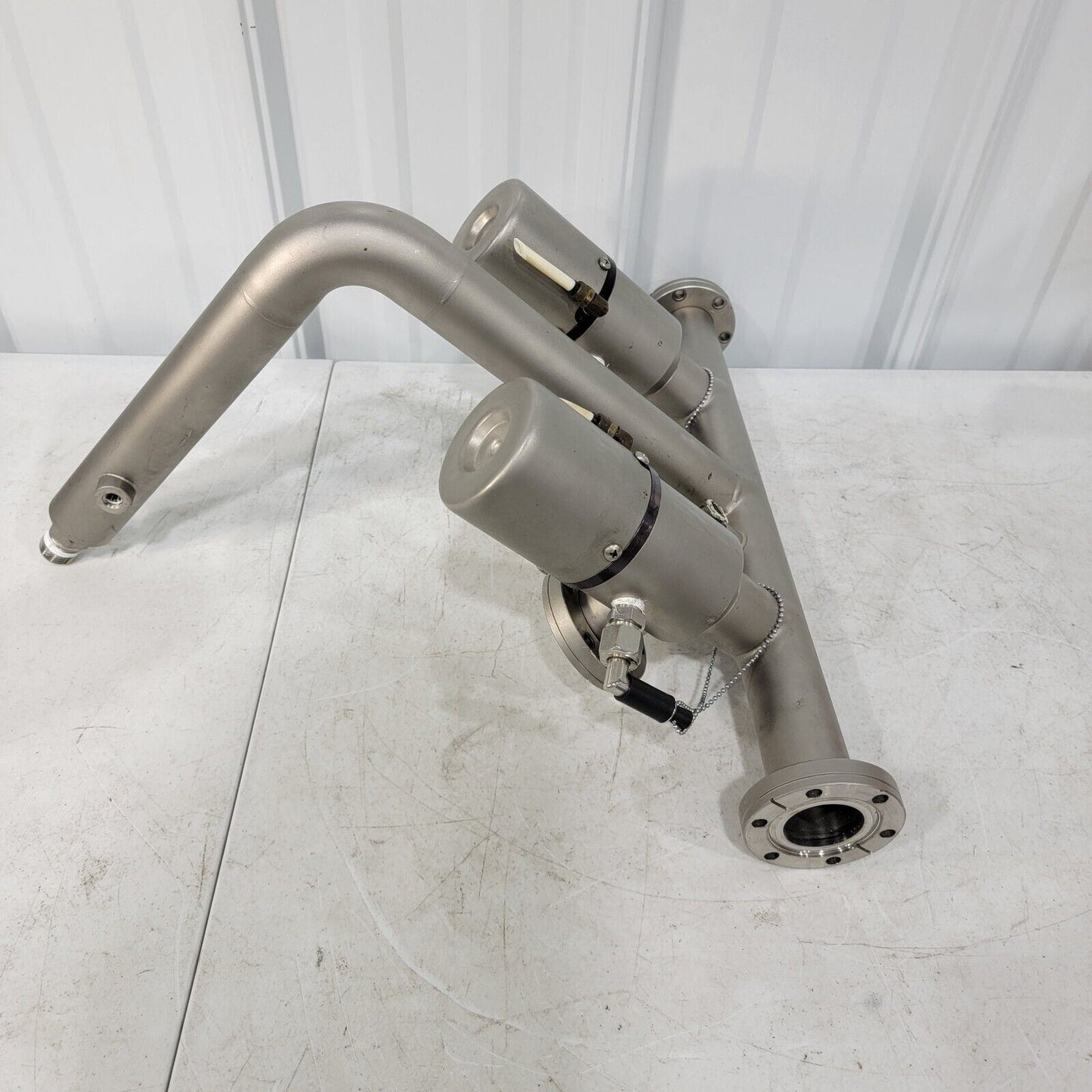 Custom 2.75" CF DN35CF-DN40CF Conflat Manifold w/ 2x Varian Right Angle Valves