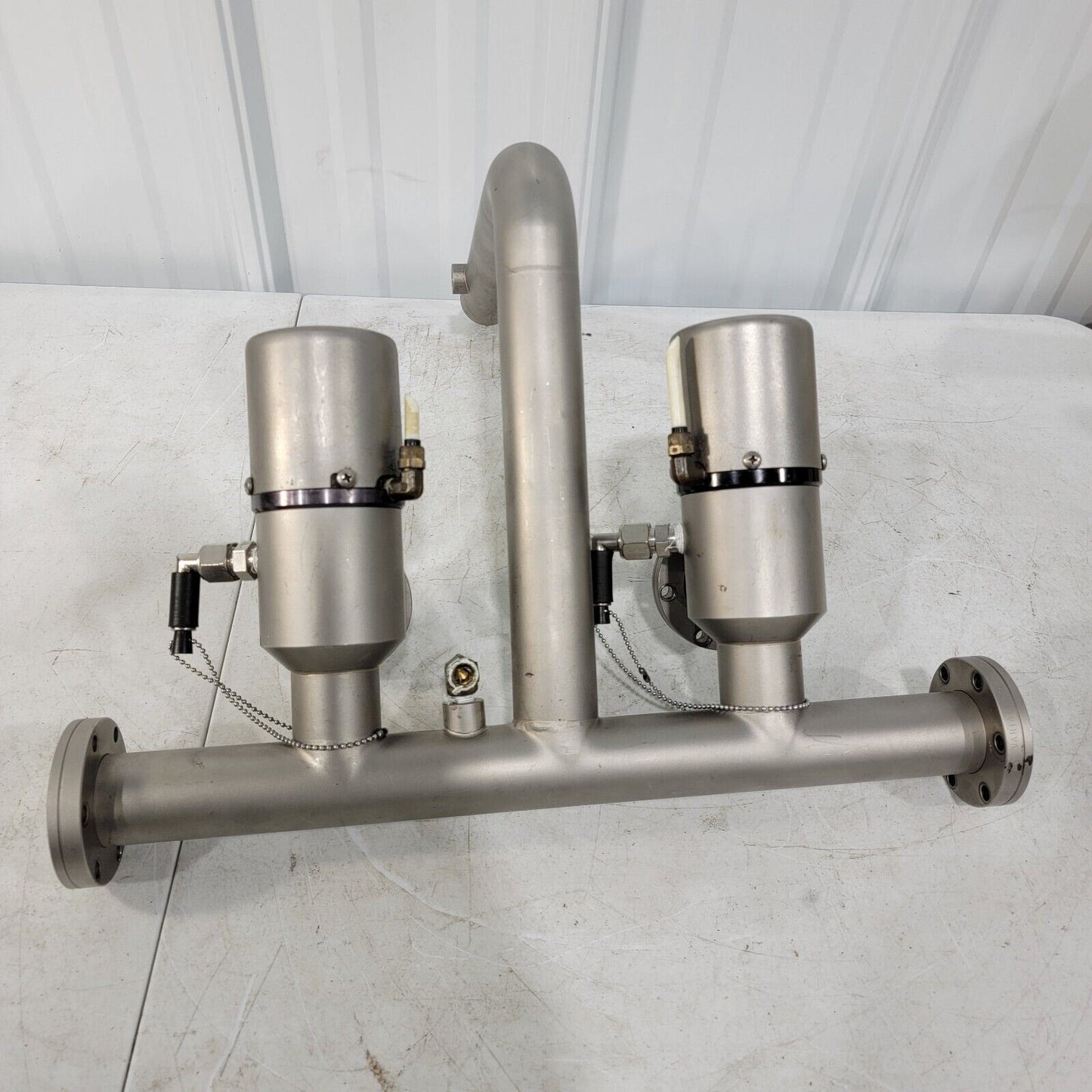 Custom 2.75" CF DN35CF-DN40CF Conflat Manifold w/ 2x Varian Right Angle Valves