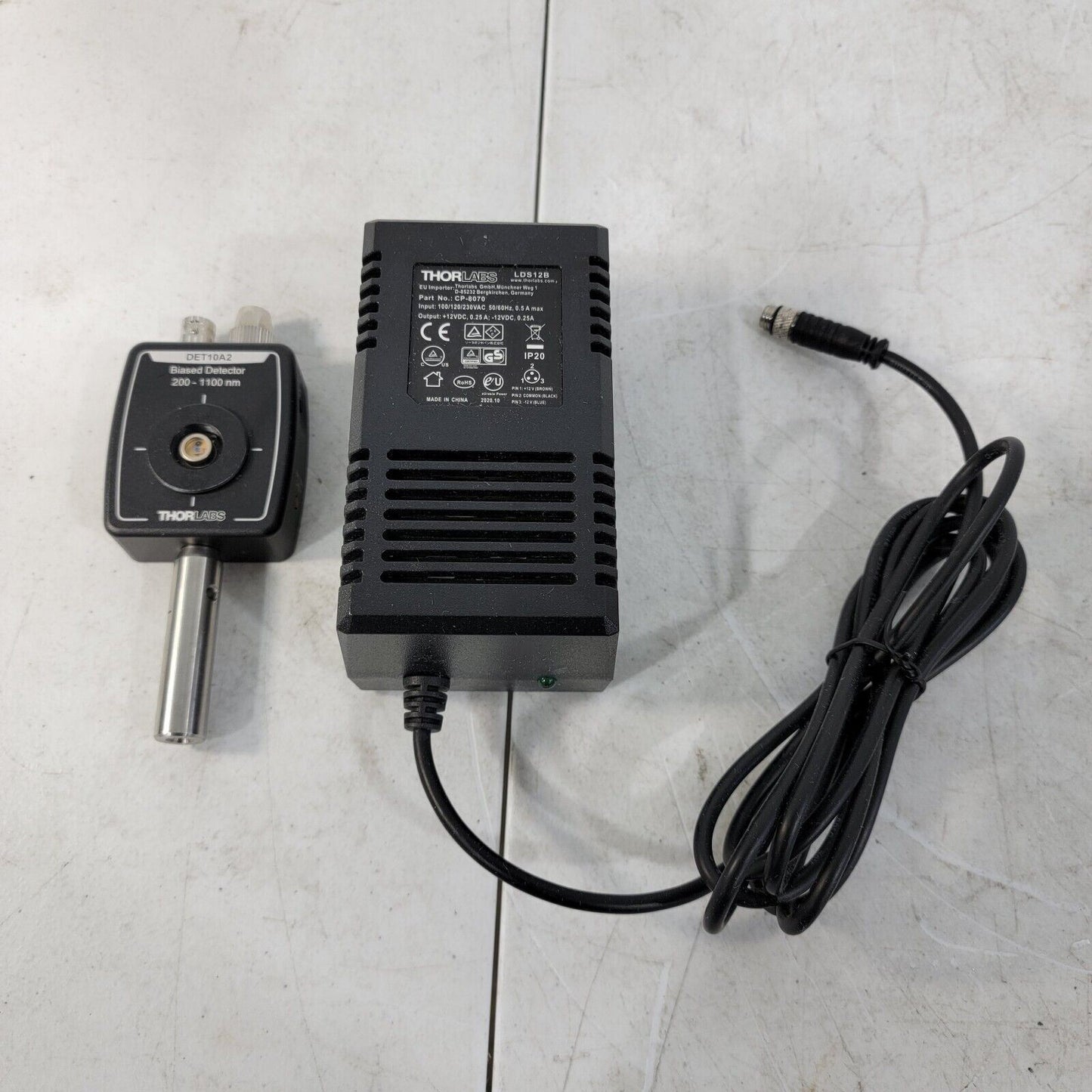 Thorlabs DET10A2 Biased Silicon Detector with LDS12B CP-8070 12v Power Supply