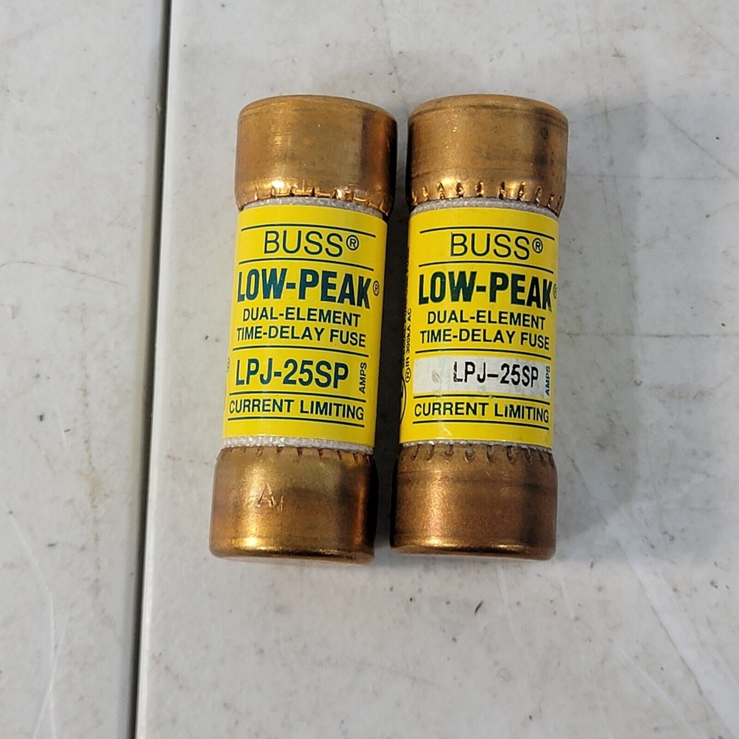 BUSS LPJ-25SP FUSES, LOW-PEAK DUAL ELEMENT TIME DELAY 25A 600V 300VDC (LOT OF 2)